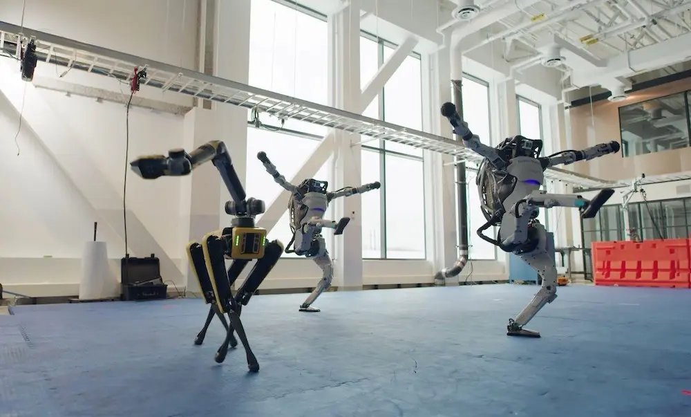 Robotic AI using reinforcement learning and environmental feedback